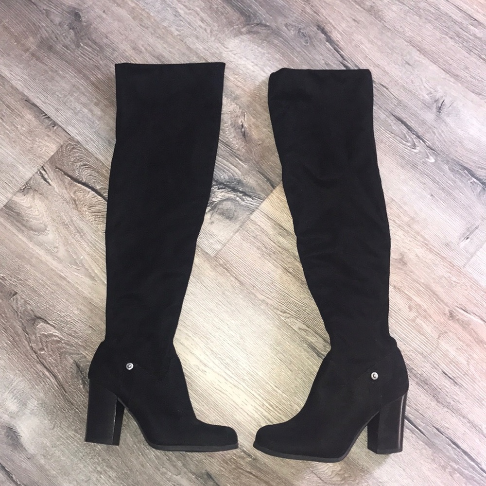 Guess boots